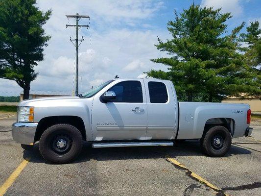 2013 Chevy Silverado 145,000 miles, 4x4, Extended Cab $13,500