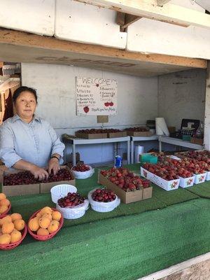 Mom's Farm & Fruit Stand