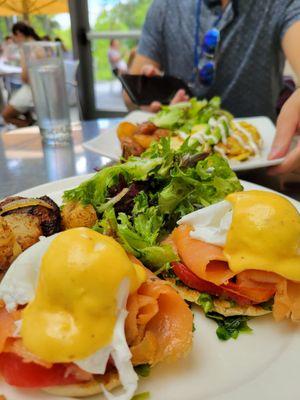 Smoked salmon Benedict