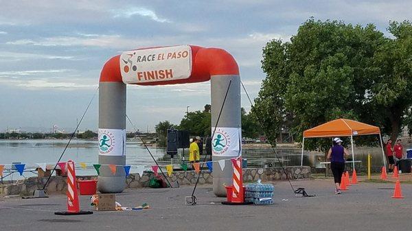 It's a nice morning at Splash and Dash for Race El Paso