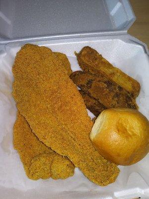 2 pc fish with potato wedges and a roll. This fish was really good. Don't sleep on convenience store food