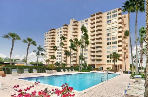 Harbour House condos on Bayshore