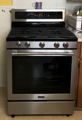 9/7/17 Maytag MGR8800 range: 5 burner top with a big oven :)