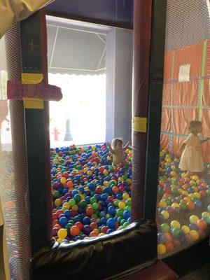 Giant ball pit