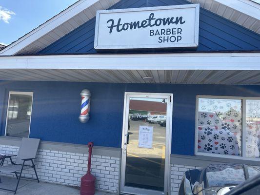 Outside view of Hometown barbershop