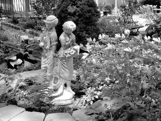 Garden beside the Wildwood gift shop, with nicely arranged flowerbeds.