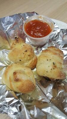 Garlic knots are delicious.