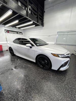 Toyota Camry window tint #ceramicwindowtint #xpelwindowtint #sandimas #reyesautomotive