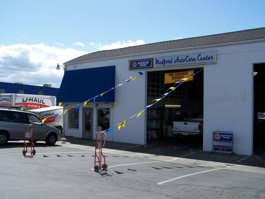 Medford Autocare is your conveniently located U-Haul dealer. Located at 3811 Crater Lake Hwy in Medford. You can find us just N of Costco.