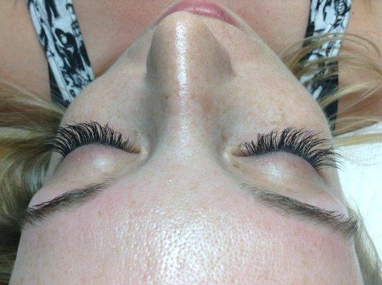 I teach eyelash extensions!