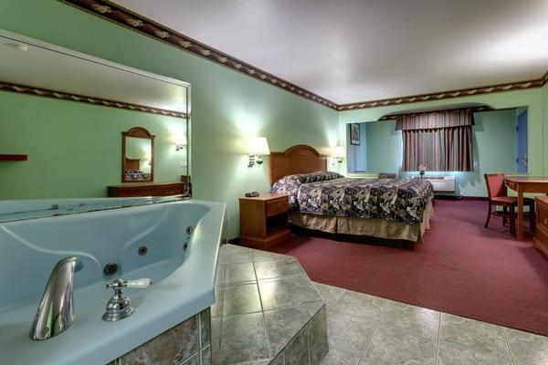 One King Bed Jacuzzi Suite