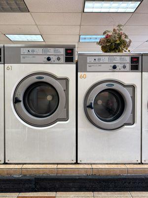 Largest and second largest washing machines