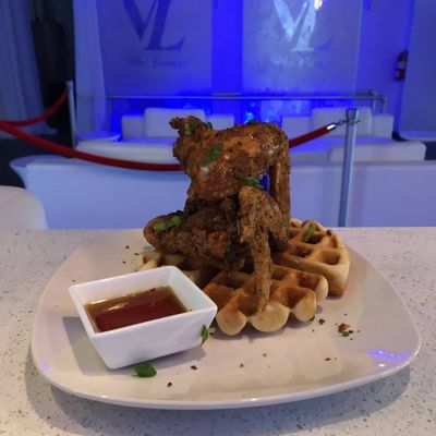 Fried chicken waffle Maple syrup