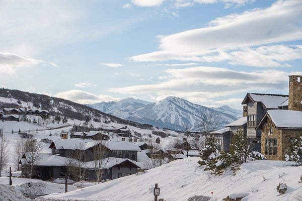 Sea to Ski manages second homes and homeowner associations throughout the greater Park City area.