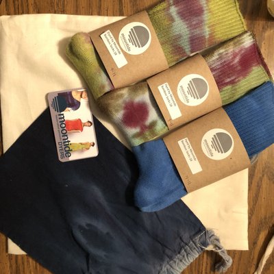 Bamboo socks and cotton bag