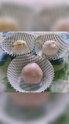 Strawberry and Cream Cakeballs