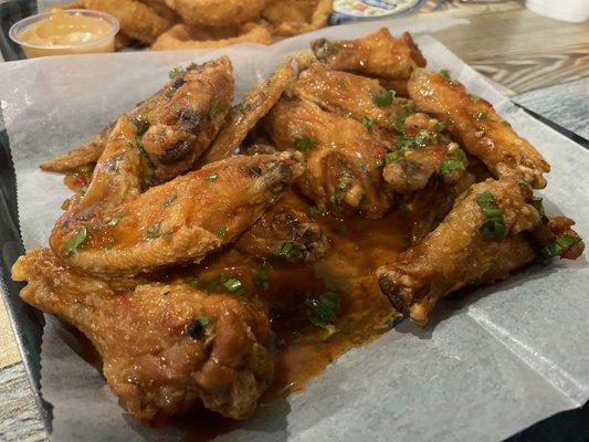 Scorpion grilled wings w/ Oyōn rings