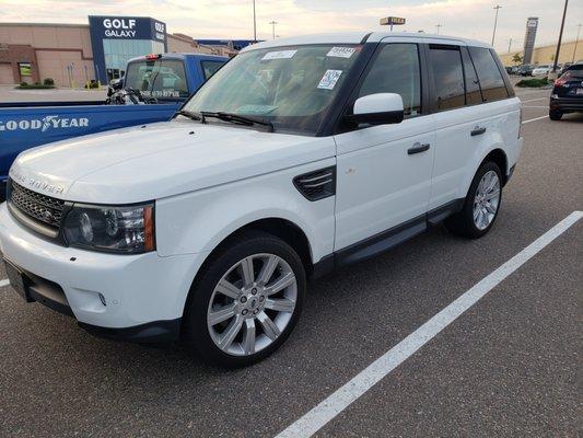 Here is a Range Rover that we located for a customer that knew exactly what he wanted!