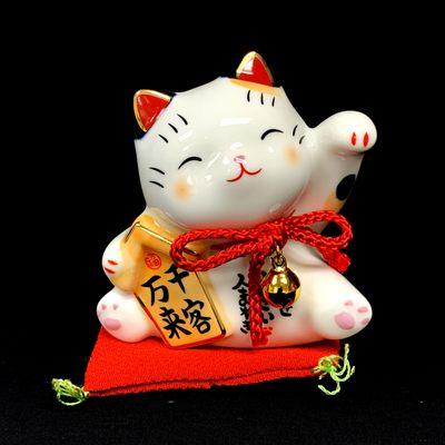 Cute maneki neko