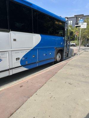 757 Santa Clarita Bus - Bay 14