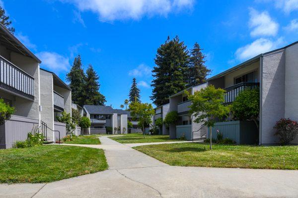 Emerald Bay Apartments