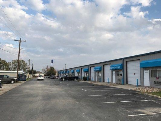 Alta Vista Commercial office/warehouse Suites for Lease