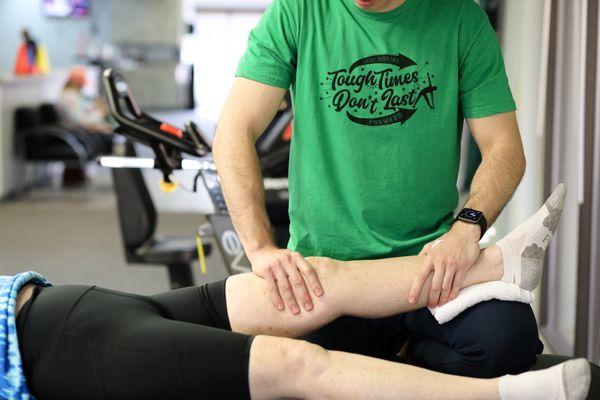 Stretching patients leg after knee replacement