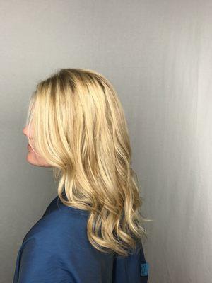 Highlights with golden tones