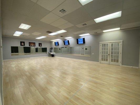 Beautiful large dance room