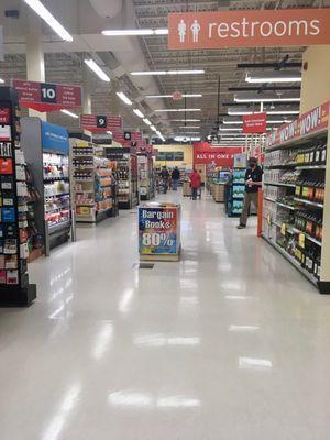 Hannaford Valatie NY. Clean, spacious, and remodeled.