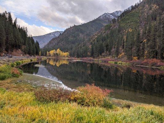 Beautiful lake next to store.