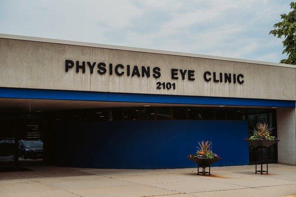 Dr. Evans sees patients at Physicians Eye Clinic