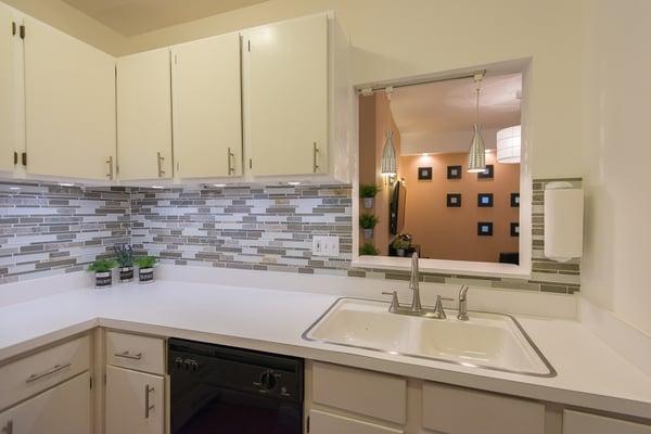 Furnished Apartments Cincinnati N2 Kitchen