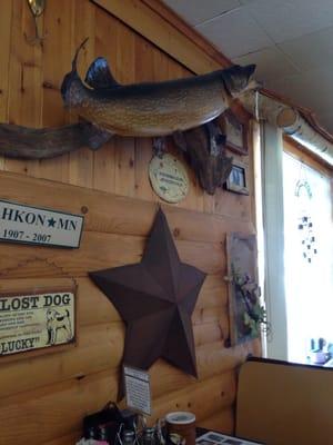 Rustic little dining place with a great view of the lake. Known for "Tackle Box Hash Browns."  Everything is on the inside.