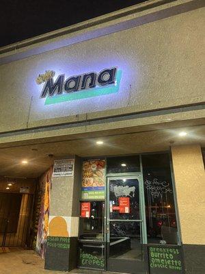 Mana's restaurant location permanently closed.