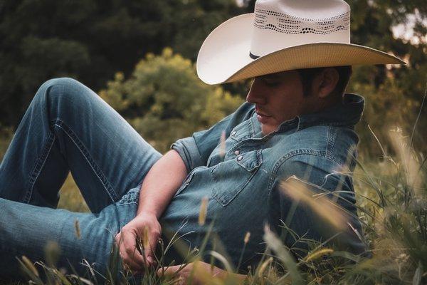 Country-style themed fashion shoot. Wrangler