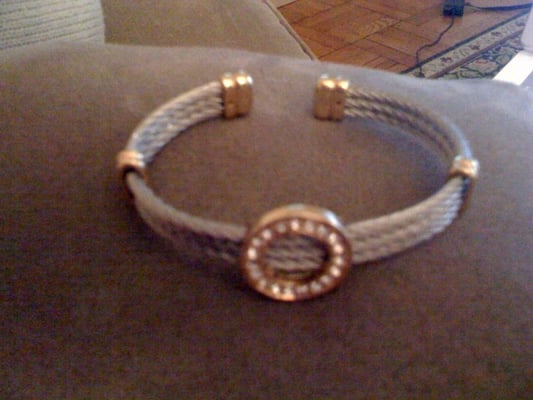 Perfect example of the quality and value here - such a cute bracelet for only 2 dollars!!!