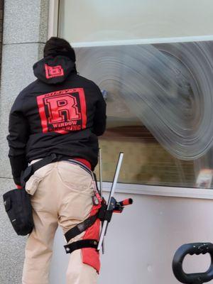 Commercial window cleaning (restaurant )