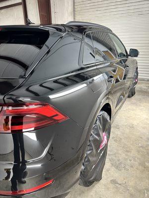 2024 Audi Q8 were applying a 5 year Ceramic Coating! #Ceramicpro #platinumshine #northshore #detailingtoperfection