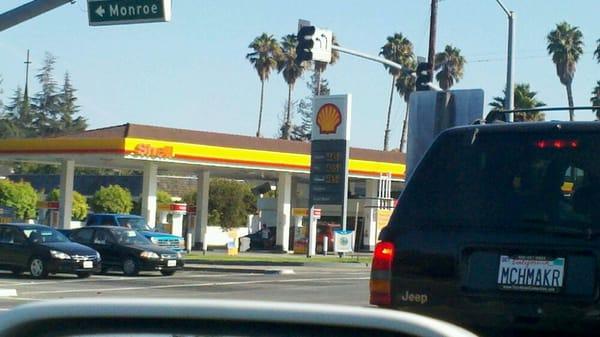 View of the gas station at the intersection of Lawrence Expressway and Monroe.