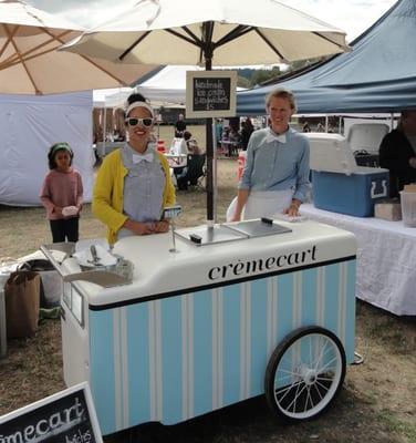 crèmecart: Handmade ice cream sandwiches out of a retro-themed cart. Here they are at the Orcas Island Farmer's Market.