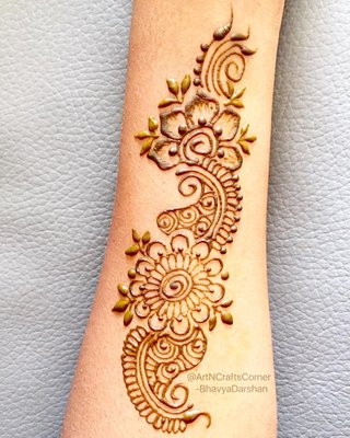 henna on forearm