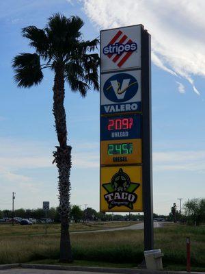 Stripes/ Valero gas