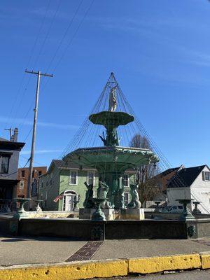 Broadway Fountain