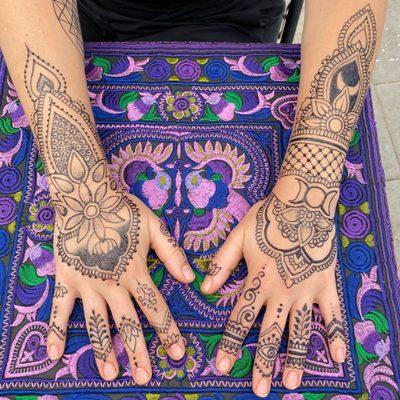 We take appointments in the coffee shop near us! Text to get booked! This Jagua looks so amazing!