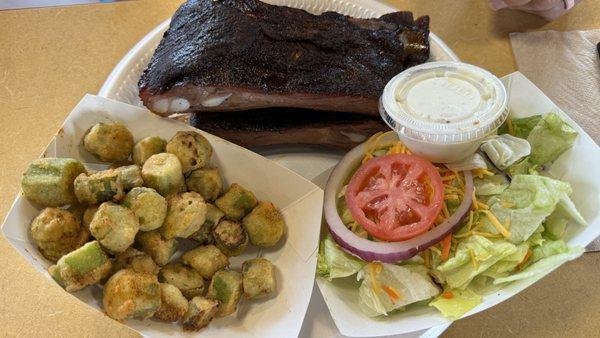 Ribs, fried okra and a side salad