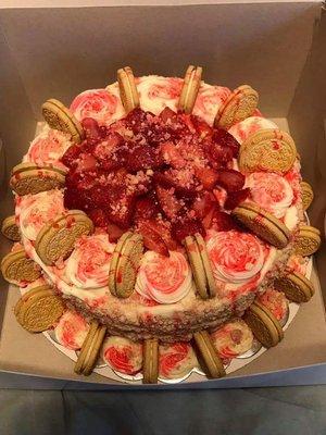 Strawberry Shortcake Cheesecake Cake