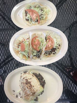 Amazing tacos and gorditas!