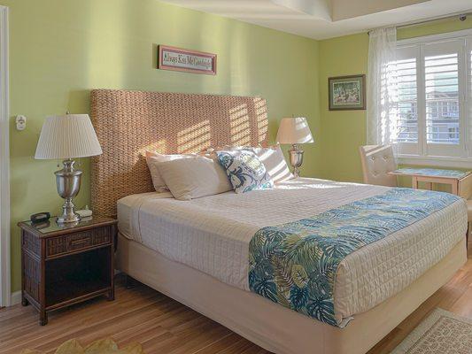 Baybreeze guest room.