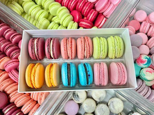 Dearest Baker Macarons